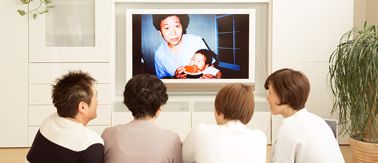 テレビの大画面で鑑賞会